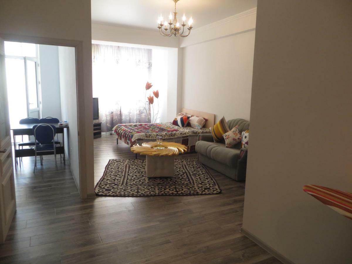 Comfort Apartment Bishkek Ngoại thất bức ảnh